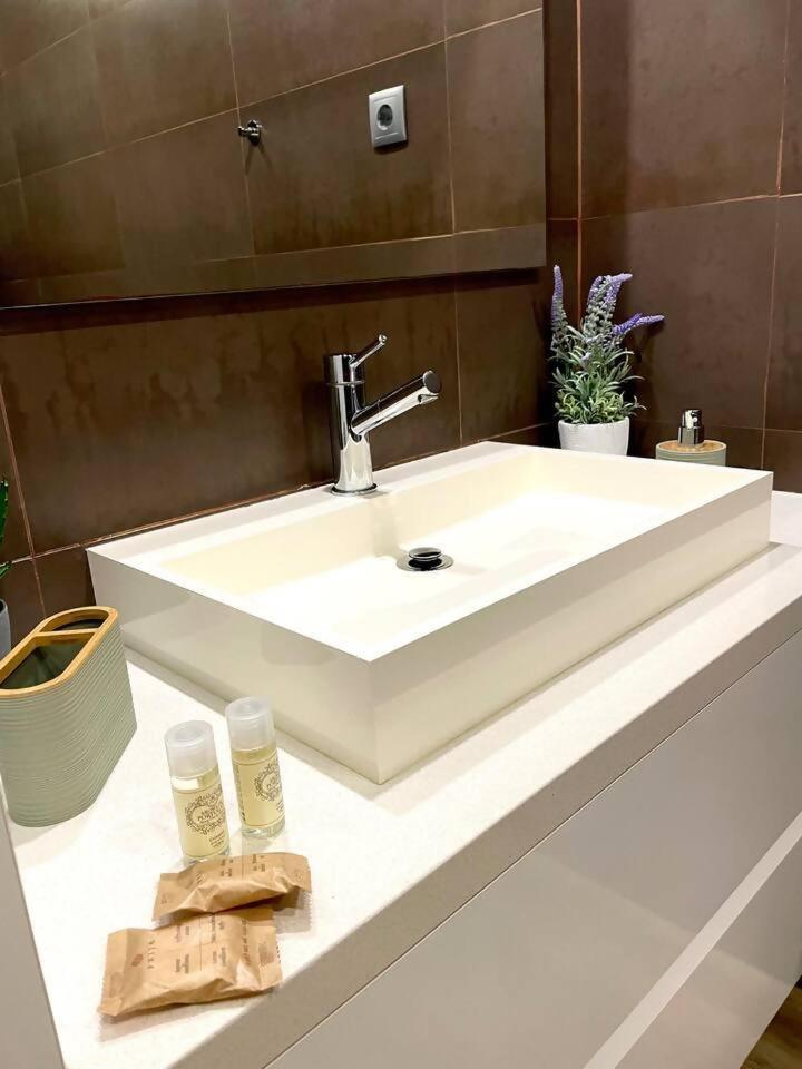 Sampaio Brand New Amazing Flat In Lisbon Apartment Bagian luar foto
